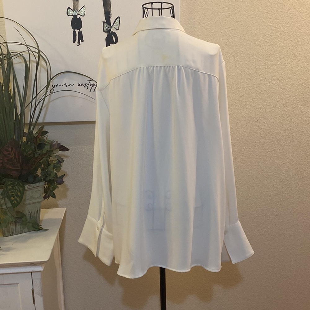 Beautiful Chicos Ruffle Blouse - Picture 3 of 5